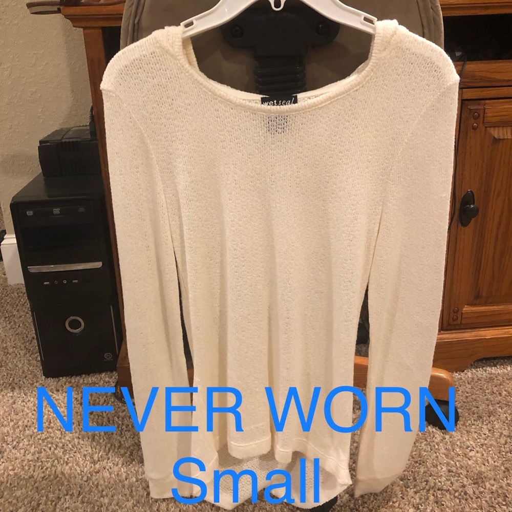 Hooded shirt
